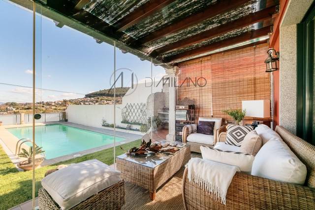 Casa-chalet en Venta en Coruxo - Oia - Saiáns