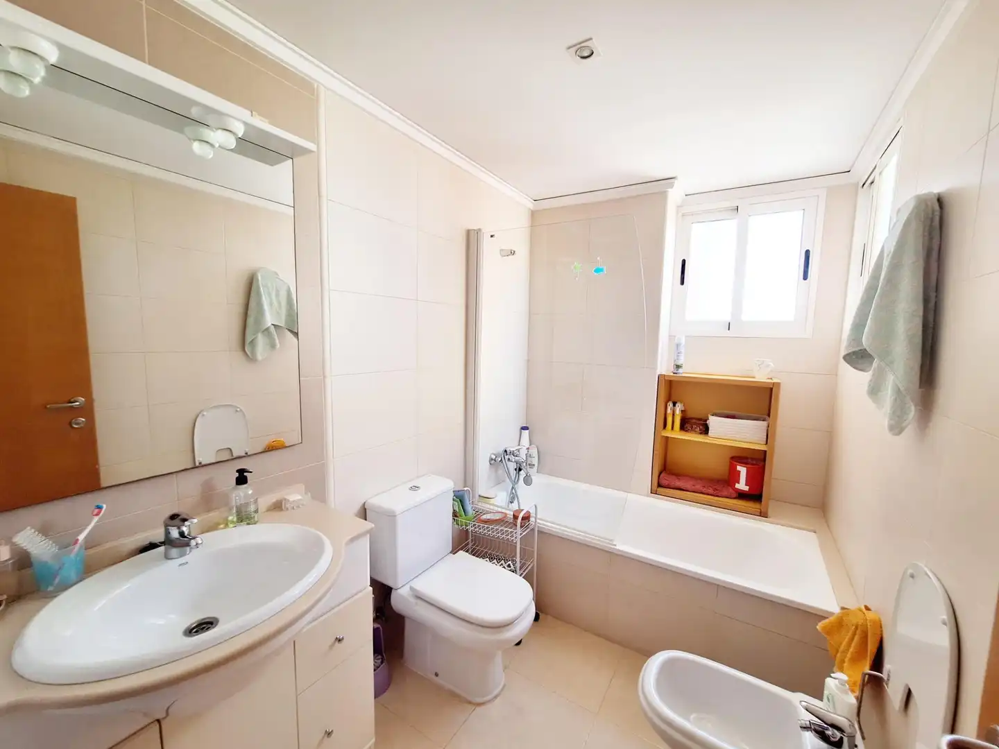 Badezimmer von Wohnungen zur Miete in Dénia mit Klimaanlage, Heizung und Privatgarten