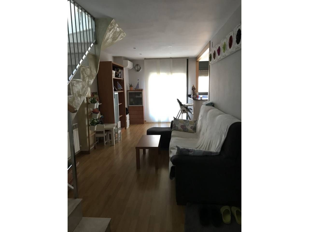 Sala d'estar de Dúplex en venda en Berga amb Calefacció, Parquet i Terrassa