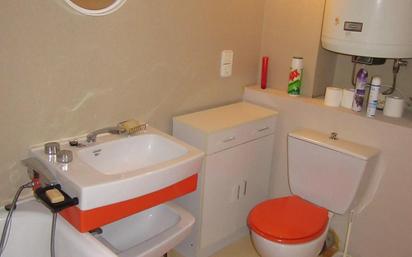 Bathroom of Apartment for sale in Jaca  with Storage room