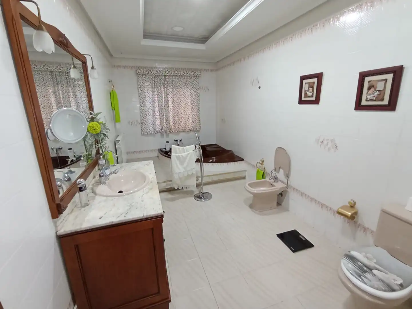Bany de Casa o xalet en venda en Tomelloso amb Aire condicionat, Calefacció i Jardí privat