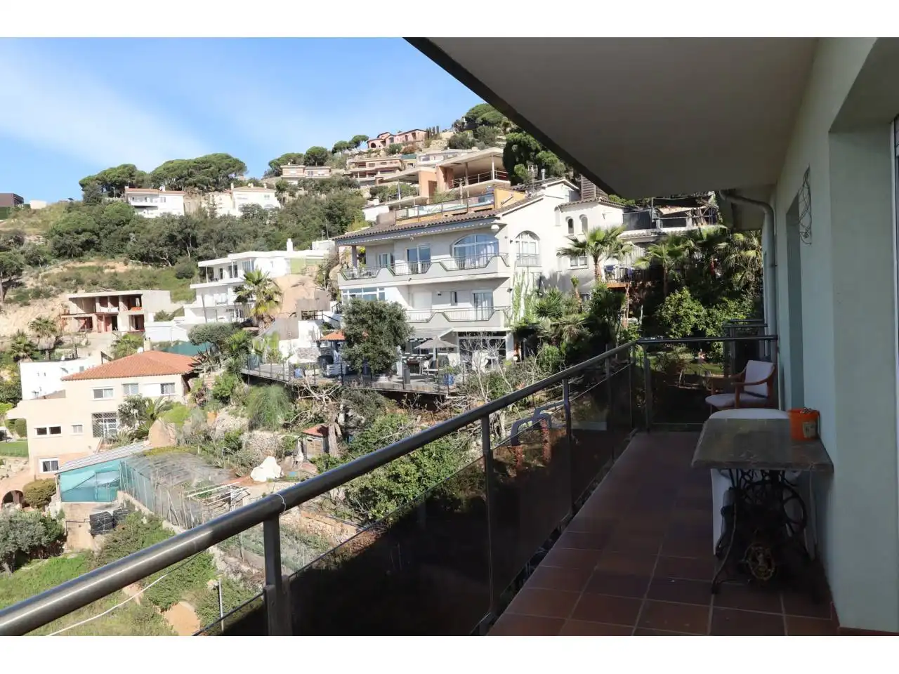 Vista exterior de Casa o xalet en venda en Lloret de Mar amb Calefacció, Jardí privat i Parquet