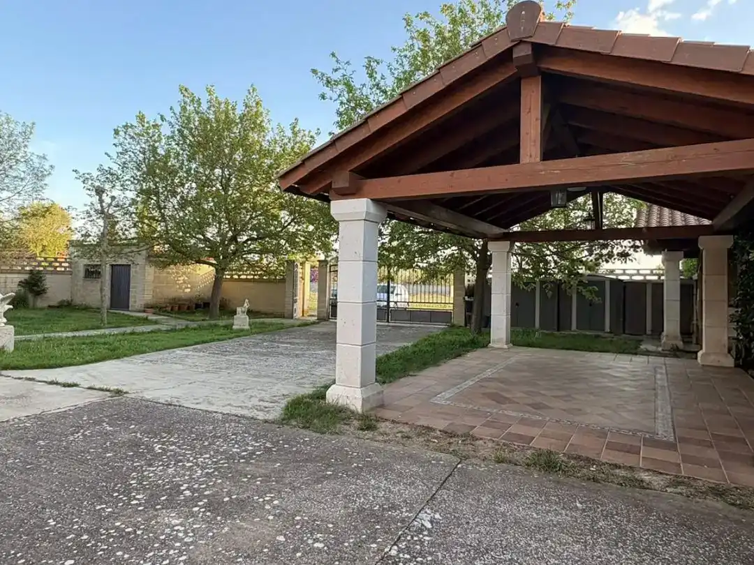 Aparcament de Casa o xalet en venda en Autilla del Pino amb Jardí privat, Traster i Balcó