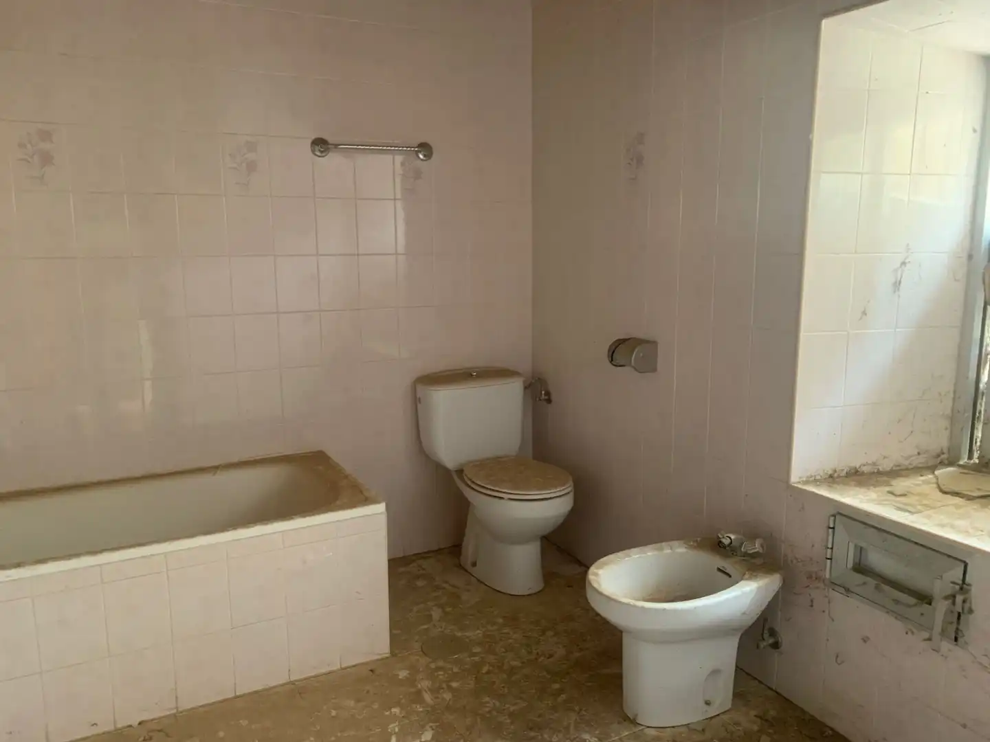Bathroom of Houses for sale in Bonilla de la Sierra  with Heating and Storage room