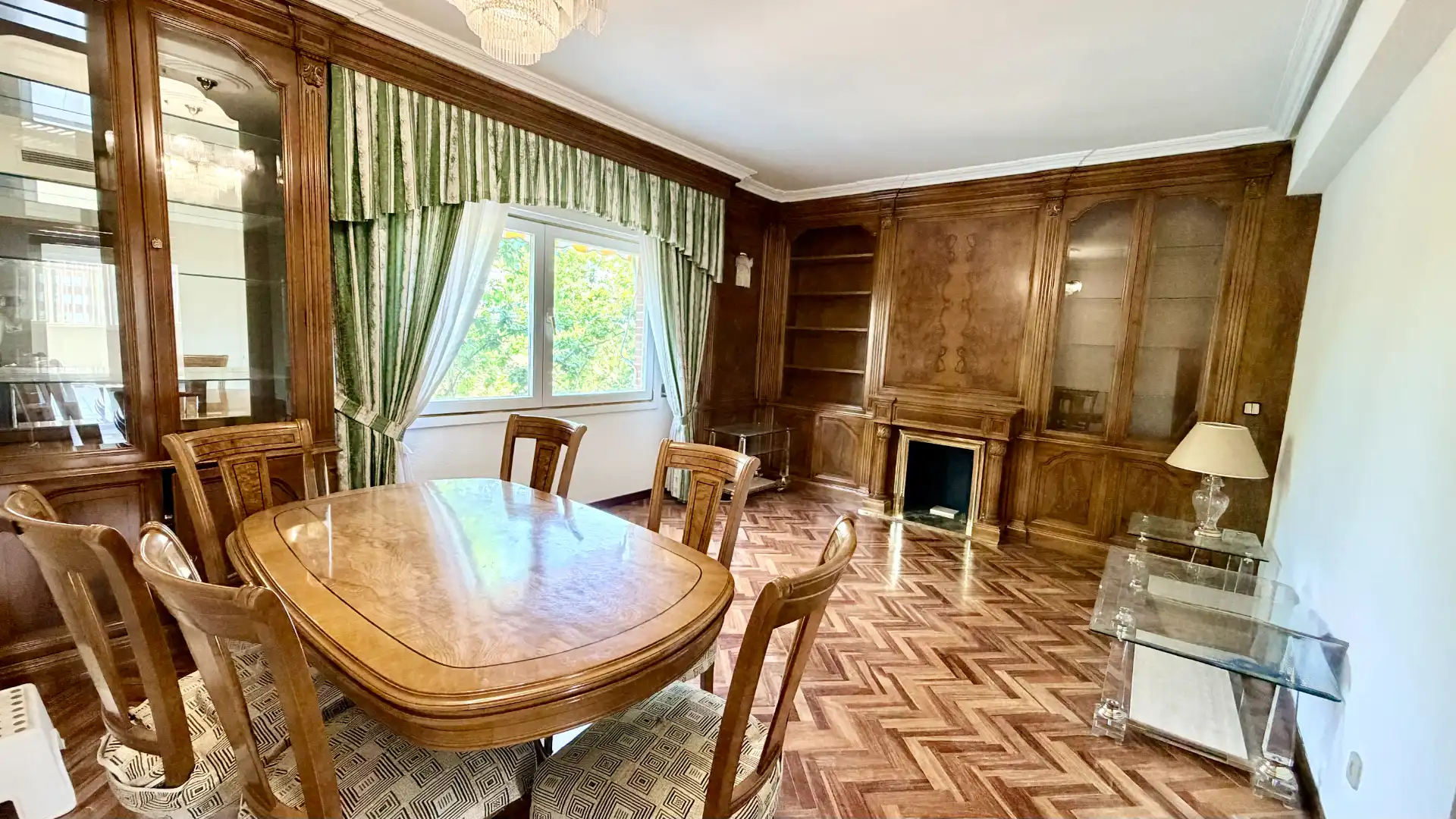 Comedor de Piso en venta en Alcorcón con Calefacción, Jardín privado y Amueblado