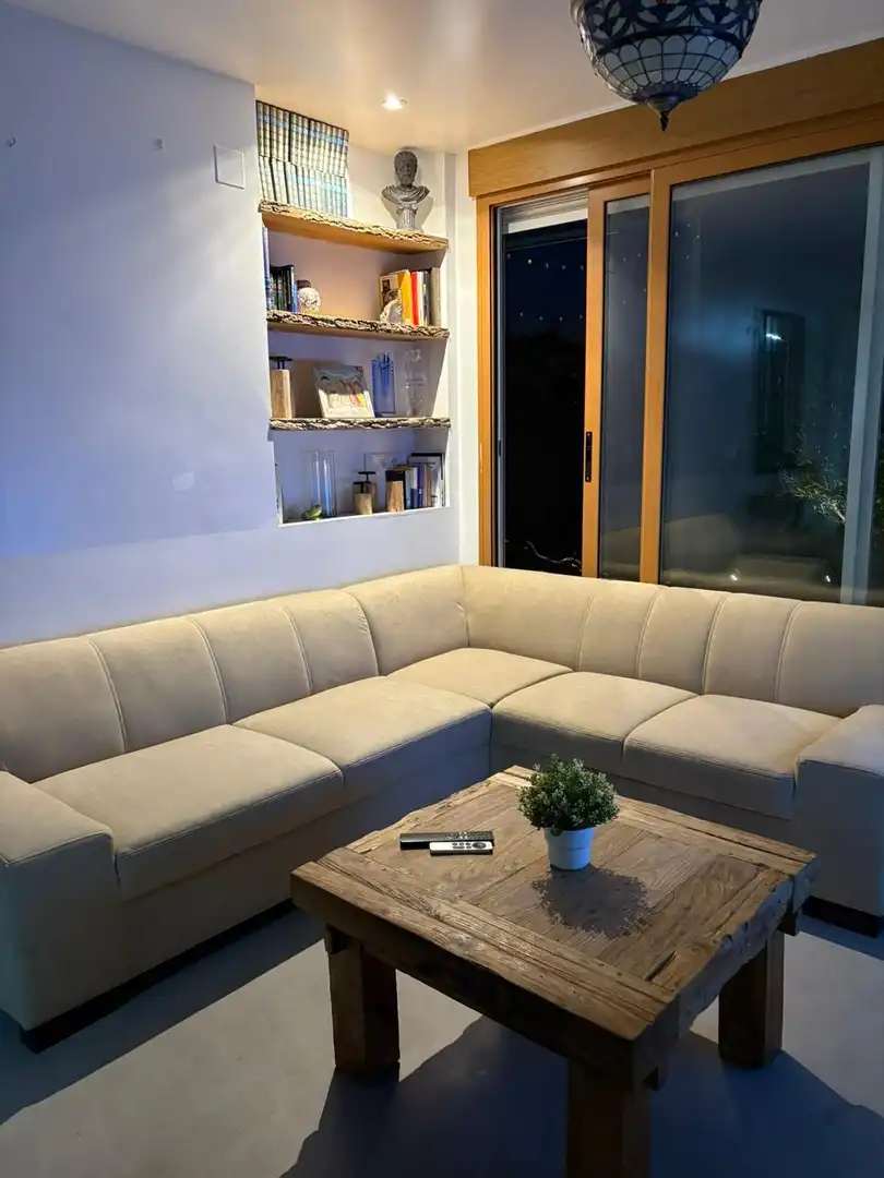 Sala d'estar de Casa adosada de lloguer en Alicante / Alacant amb Aire condicionat, Jardí privat i Terrassa
