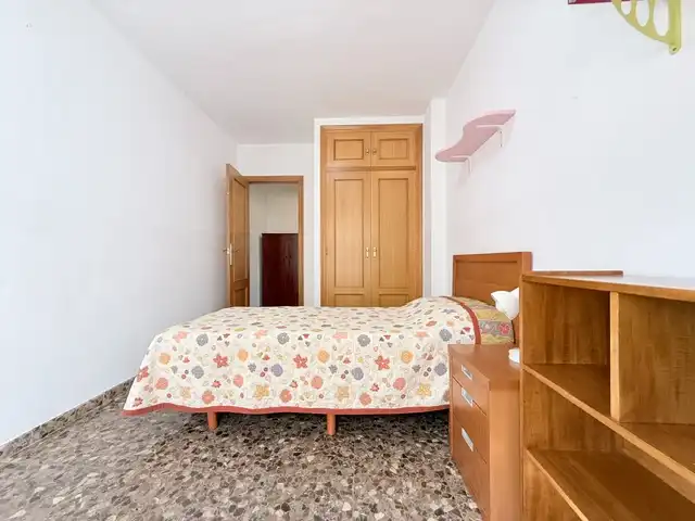 Habitación de Piso en venta en Castellón de la Plana / Castelló de la Plana con Aire acondicionado, Calefacción y Terraza