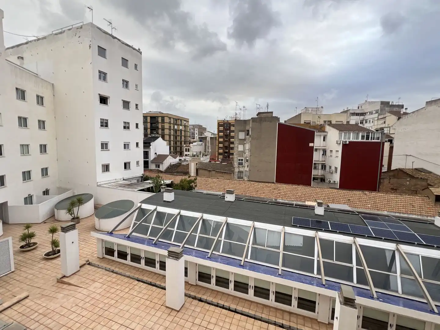 Exterior view of Duplexes for sale in Castellón de la Plana / Castelló de la Plana  with Air Conditioner and Terrace