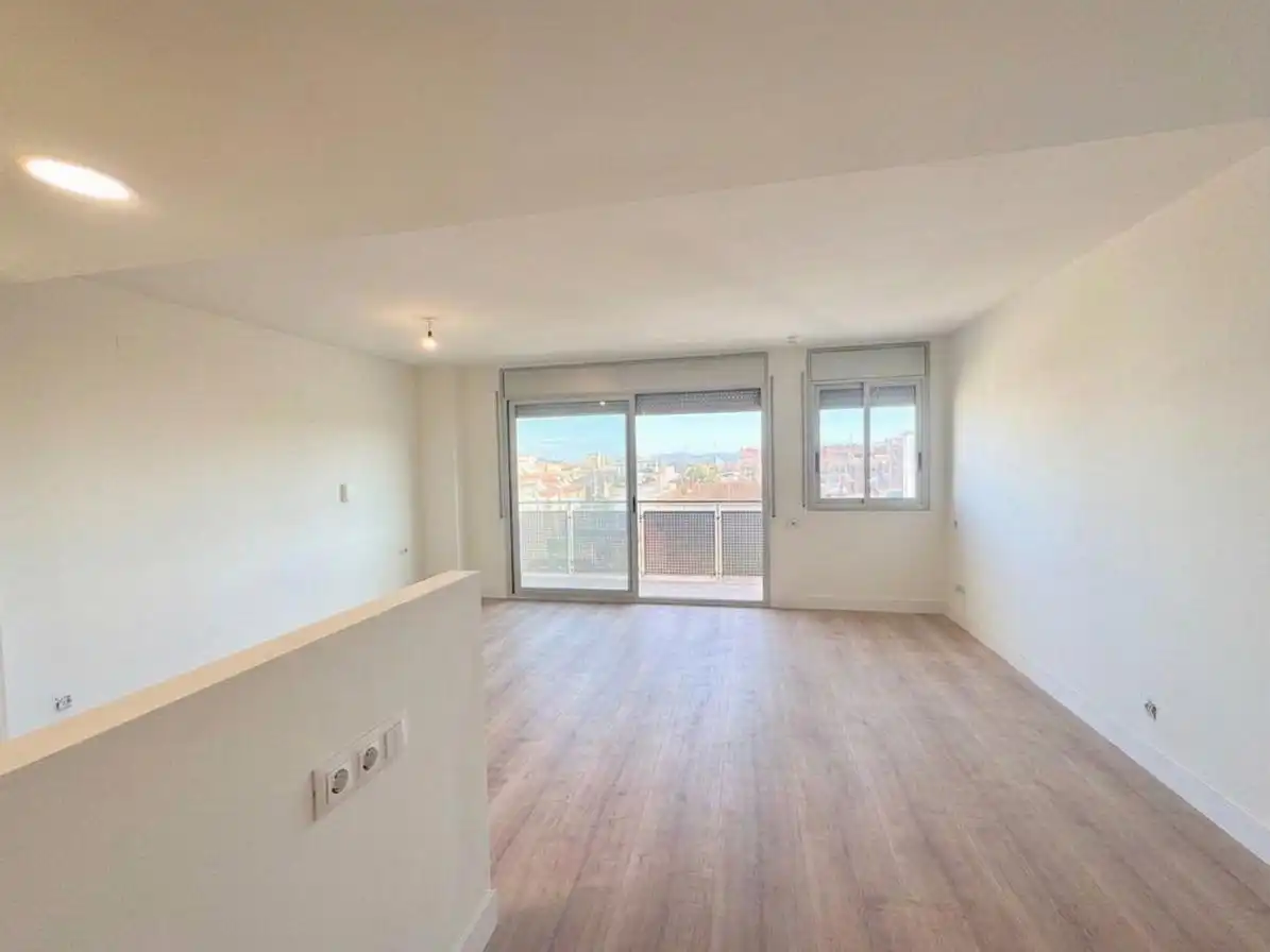 Piso con terraza en venta en Carrer de Tetuan, imagen 2