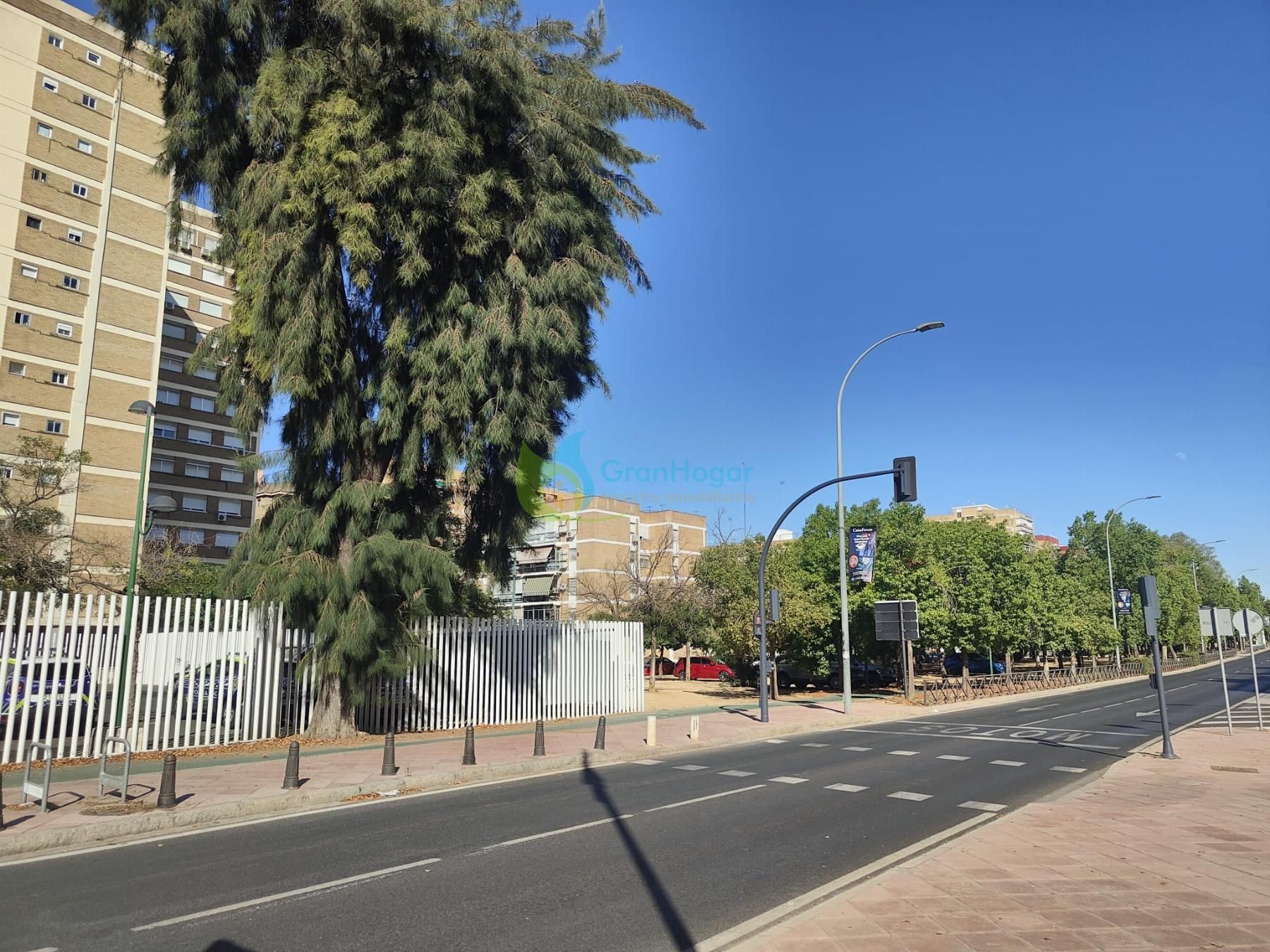 Vista exterior de Pis en venda en  Sevilla Capital amb Terrassa