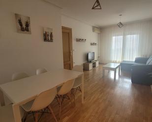 Living room of Flat to rent in Puertollano  with Air Conditioner, Heating and Parquet flooring