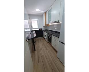 Cuina de Pis de lloguer en Fuenlabrada amb Aire condicionat i Calefacció