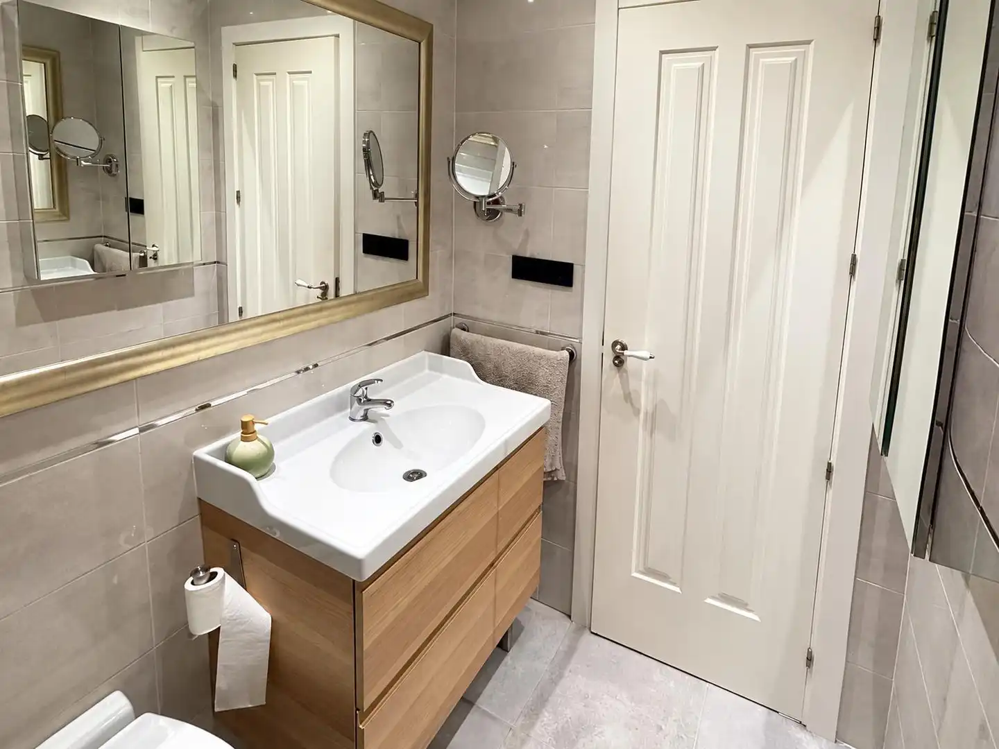 Baño de Piso en venta en Madrid con Aire acondicionado y Calefacción