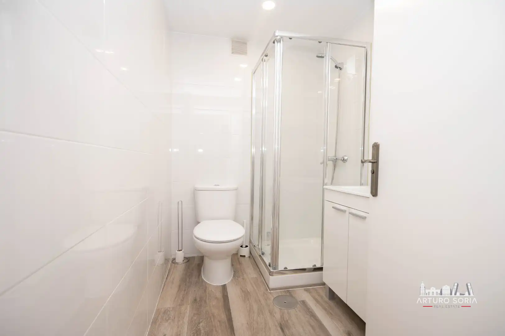 Baño de Piso de alquiler en Madrid con Aire acondicionado y Piscina comunitaria