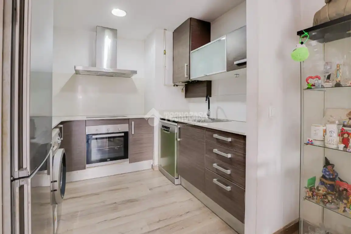 Küche von Wohnung zum Verkauf in Montcada i Reixac mit Heizung, Abstellraum und Balkon