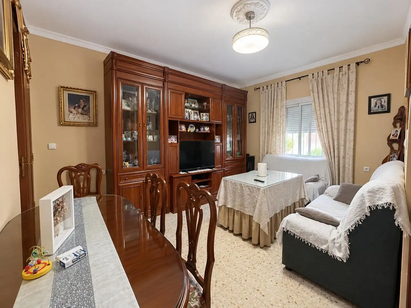 Sala d'estar de Casa o xalet en venda en Marchena, Sevilla