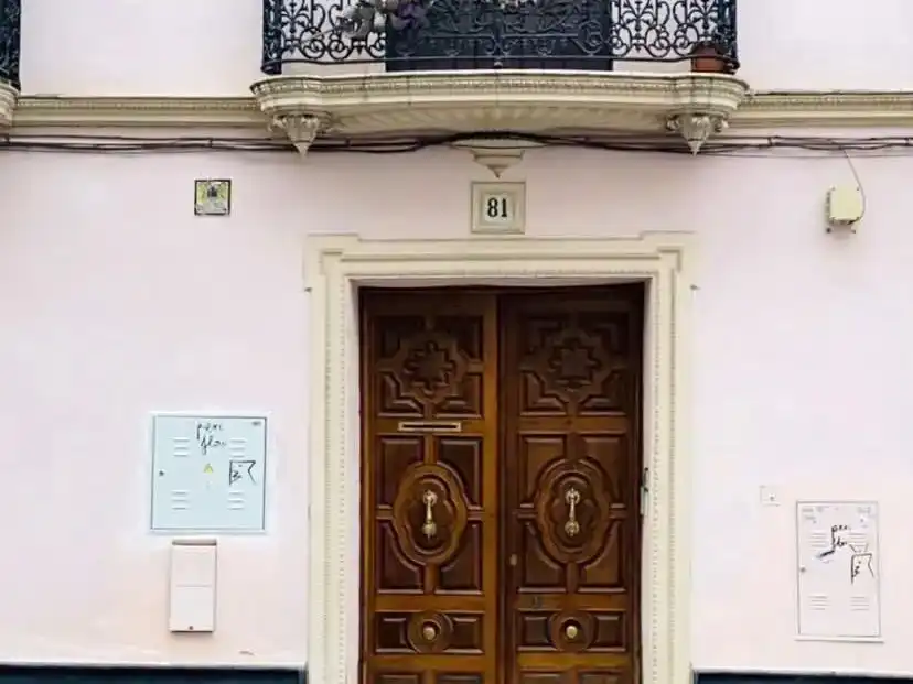 Außenansicht von Wohnungen zur Miete in  Sevilla Capital mit Klimaanlage