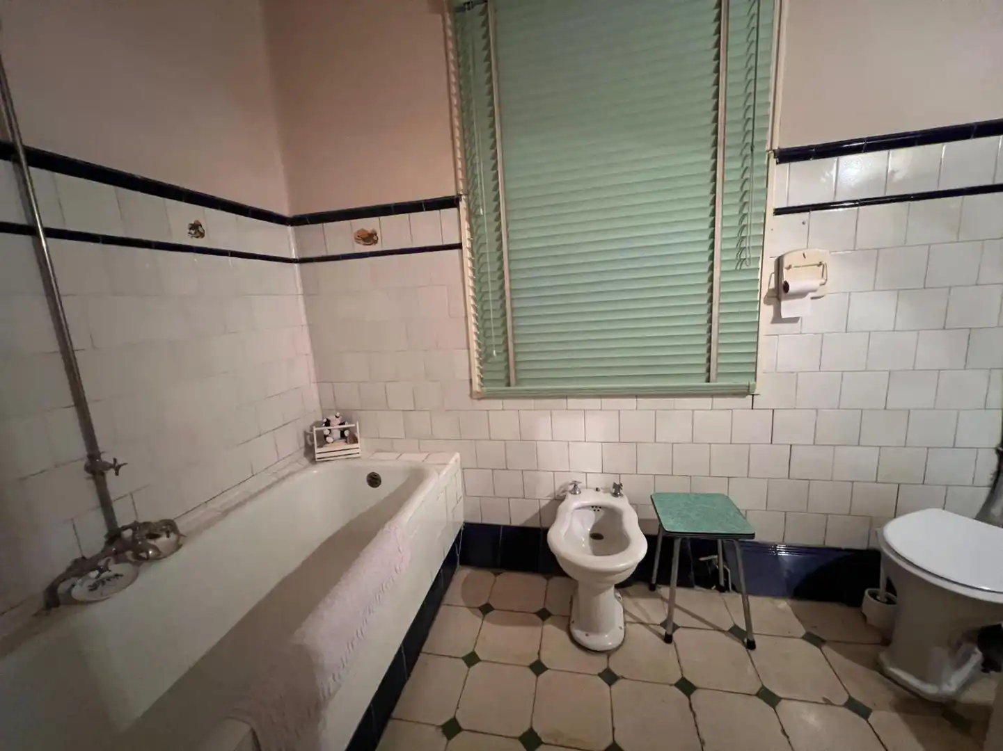 Baño de Piso en venta en  Logroño con Calefacción, Terraza y Balcón