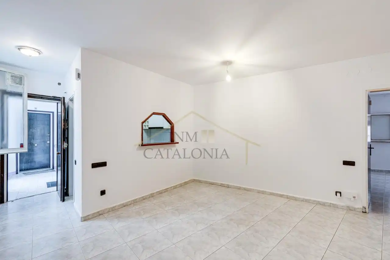 Flat for sale in Barcelona  with Alarm