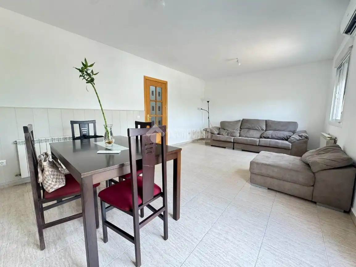 Living room of Flat for sale in Ontígola  with Air Conditioner and Heating