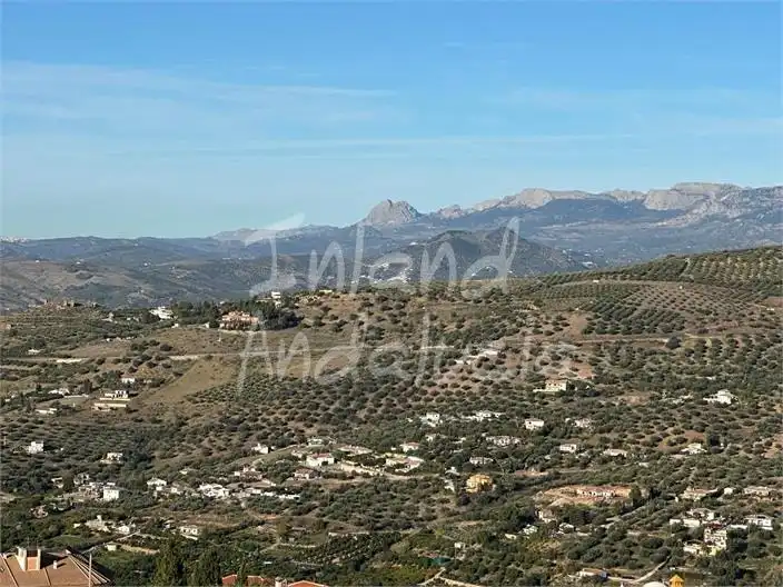 Apartamento en venta en Alcaucín con Piscina comunitaria