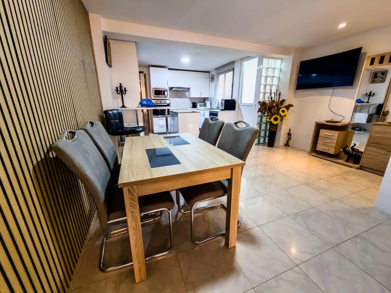 Dining room of Flat for sale in Canals  with Air Conditioner and Balcony