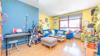 Living room of Flat for sale in Pozuelo de Alarcón  with Air Conditioner, Heating and Terrace