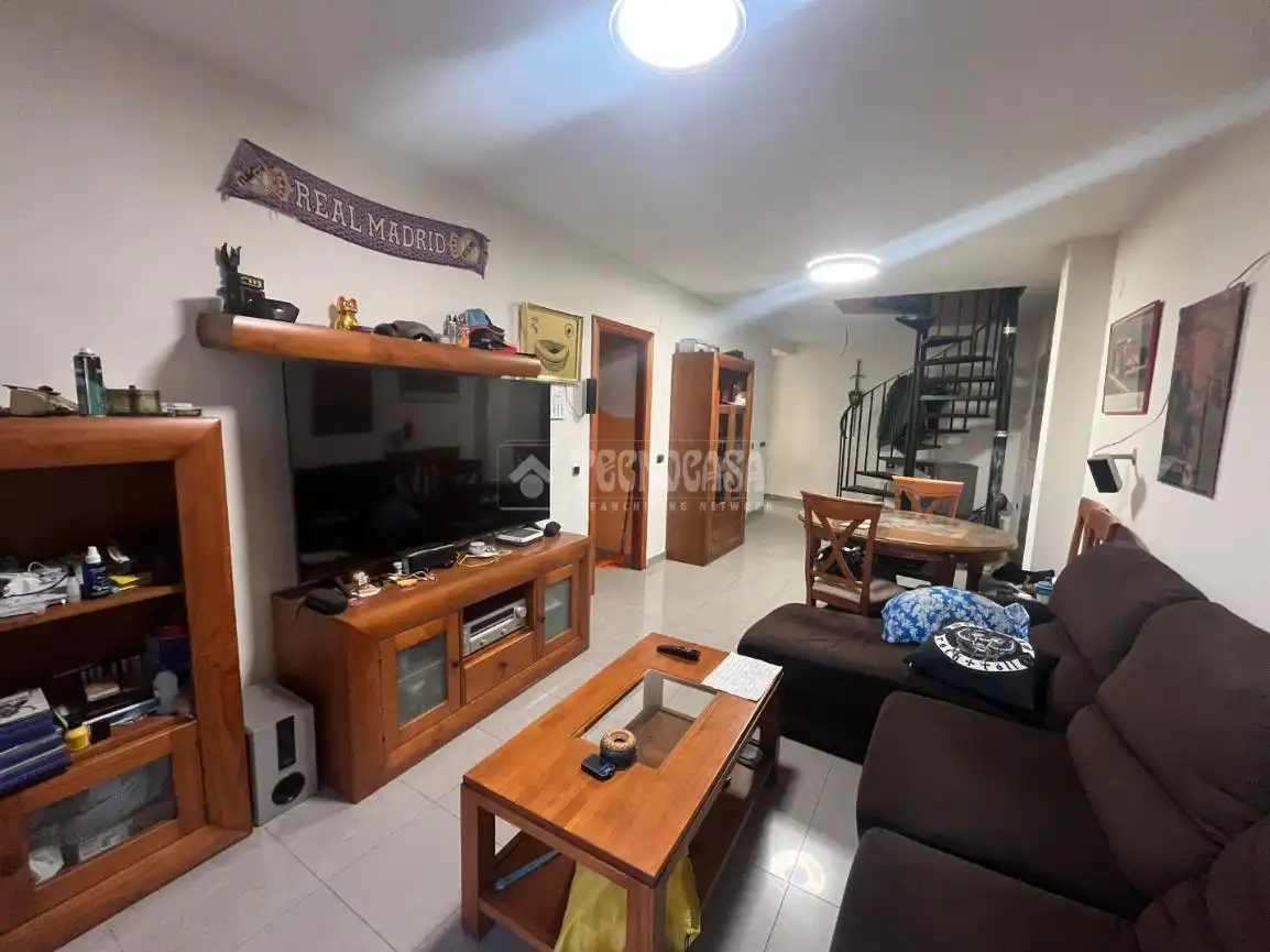 Sala d'estar de Pis en venda en Vegas del Genil amb Aire condicionat, Calefacció i Terrassa