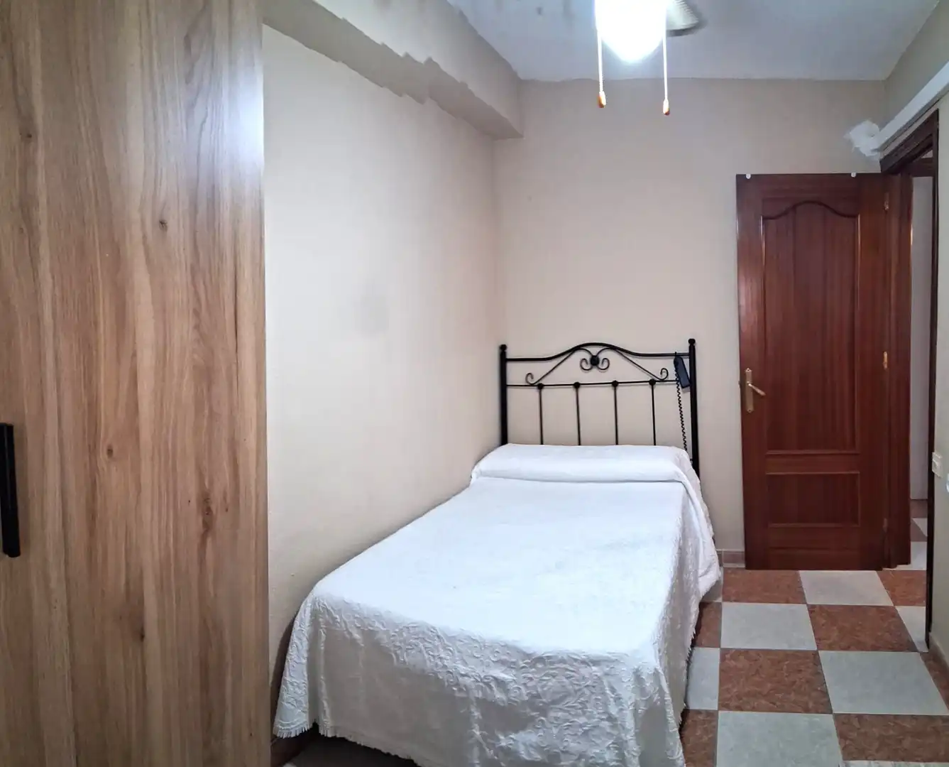 Bedroom of Flat for rent in Sevilla  with Air Conditioner, Furnished and Oven