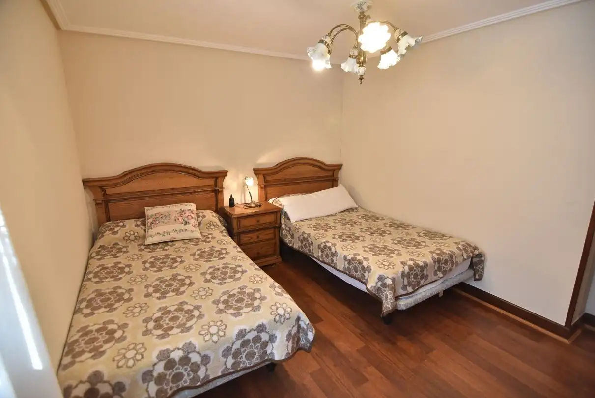 Schlafzimmer von Wohnung zum Verkauf in Bergara mit Heizung, Möbliert und Balkon