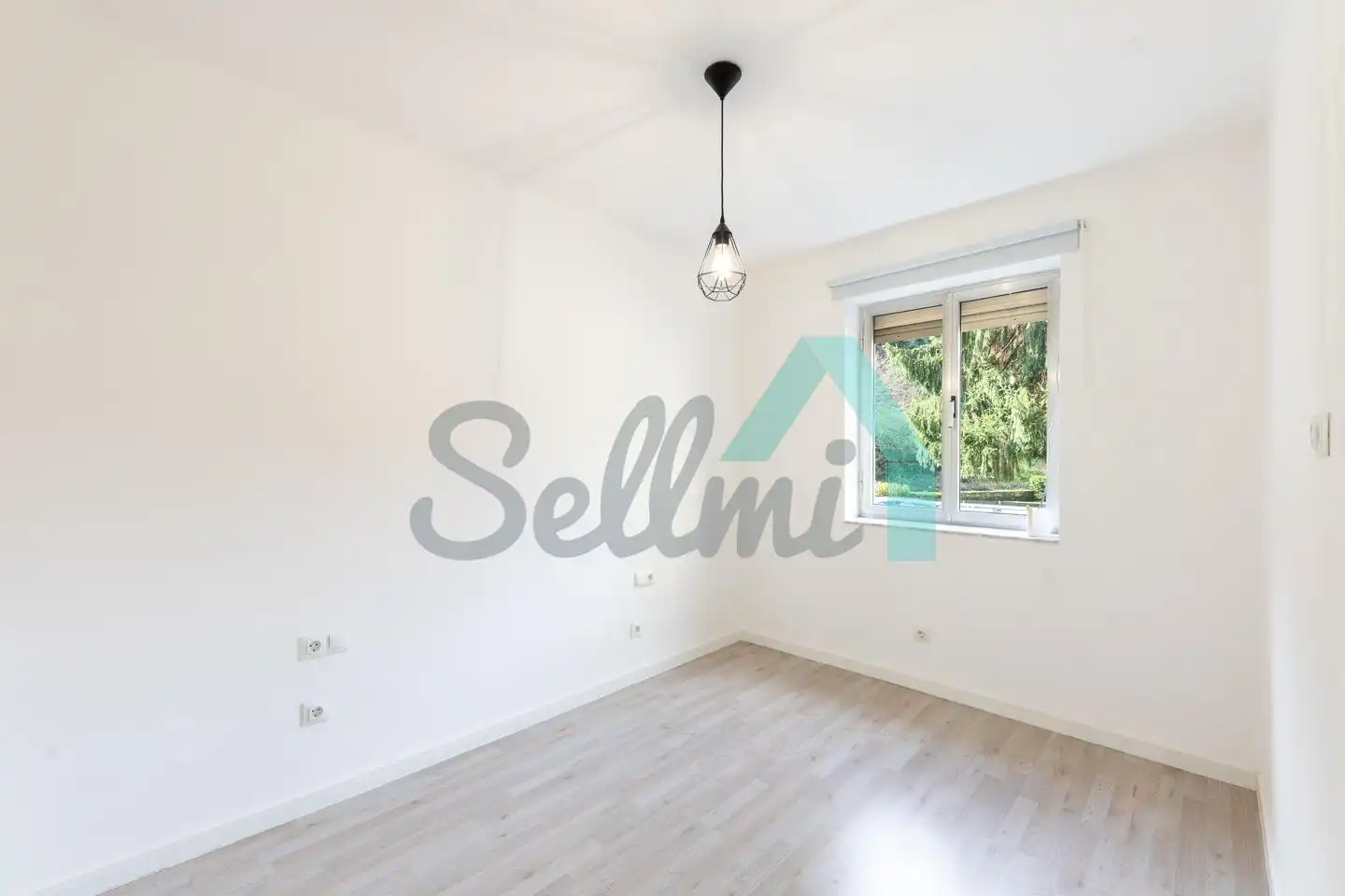 Habitación de Planta baja en venta en Mieres (Asturias) con Calefacción, Trastero y Amueblado