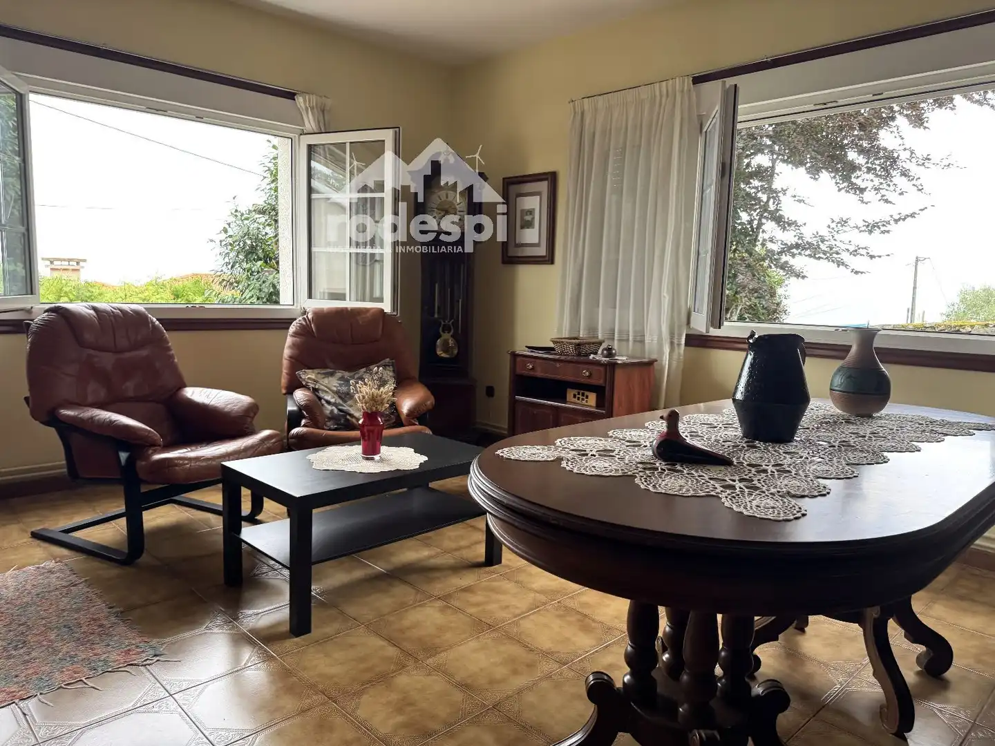 Wohnzimmer von Haus oder Chalet zum Verkauf in Sanxenxo mit Heizung, Abstellraum und Möbliert