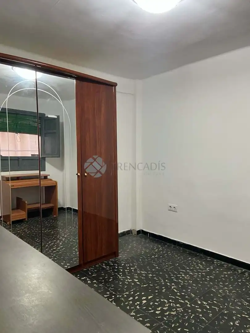 Dormitori de Pis en venda en Valencia amb Aire condicionat i Terrassa