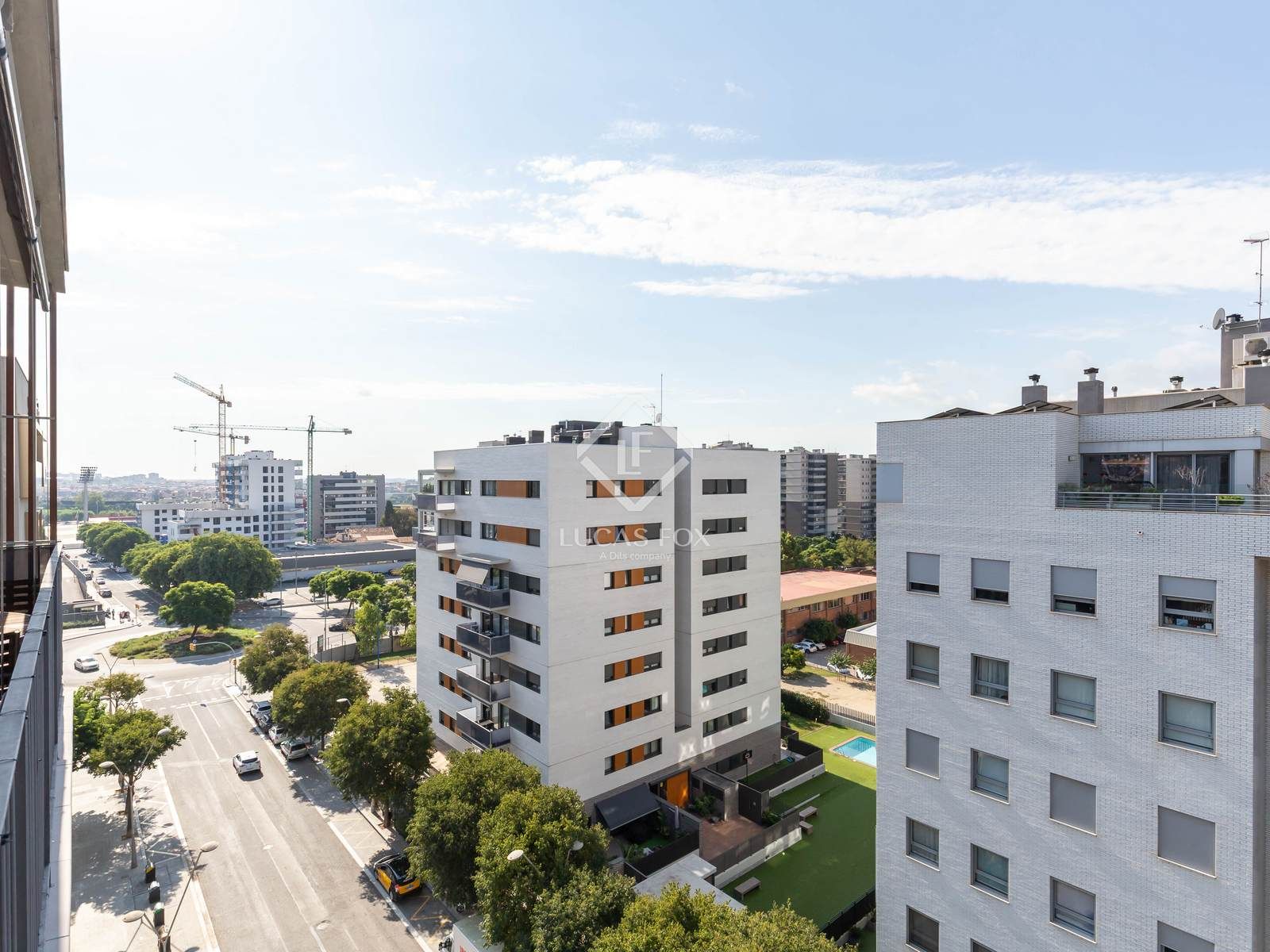 Vista exterior de Àtic en venda en Sant Feliu de Llobregat amb Aire condicionat, Calefacció i Terrassa