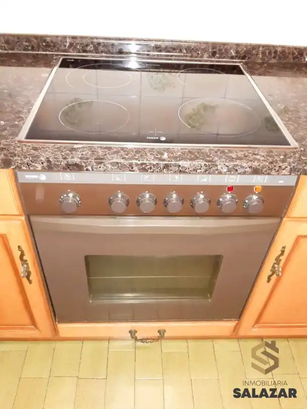 Cocina de Piso de alquiler en Bilbao  con Calefacción, Terraza y Balcón