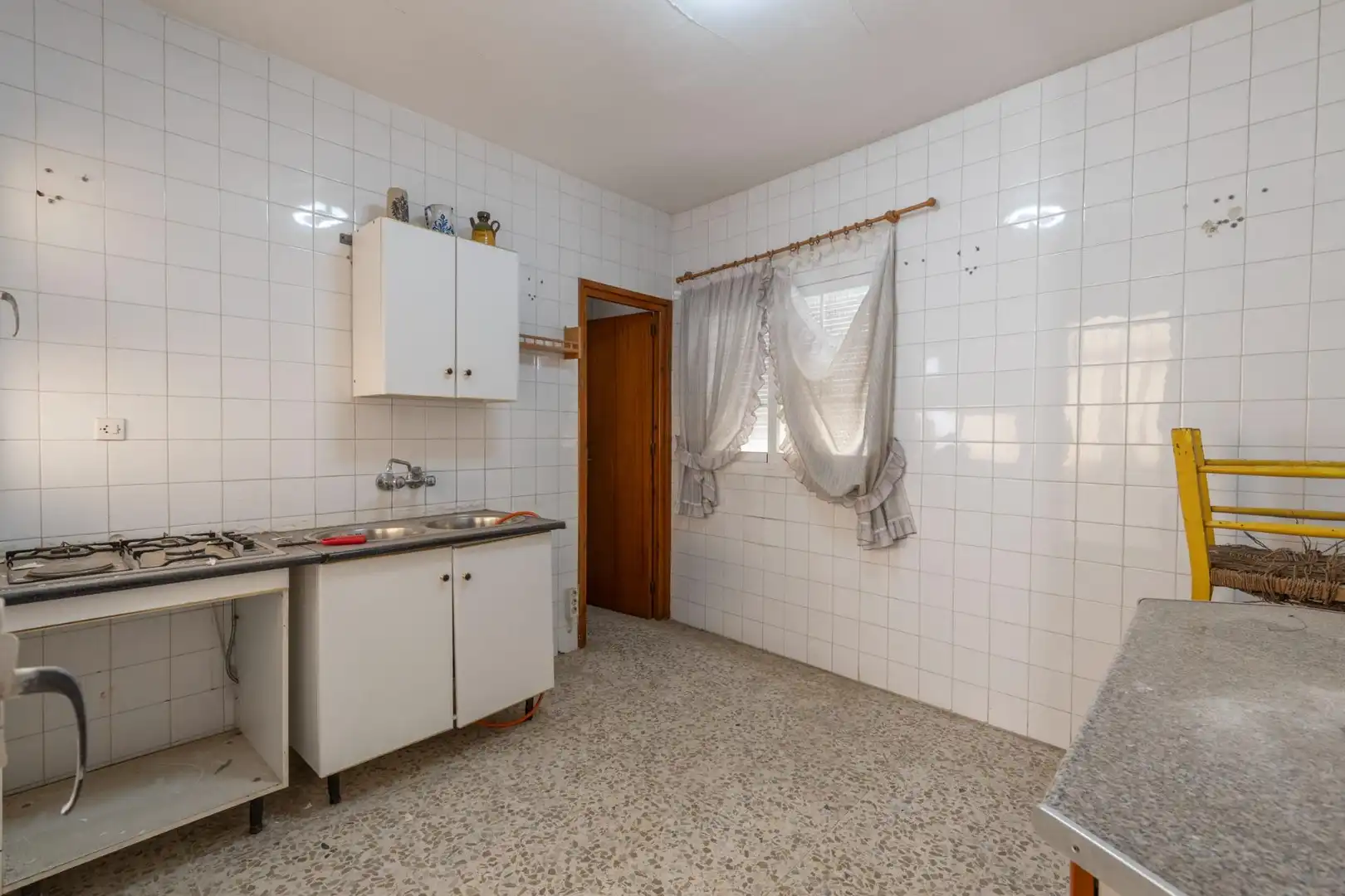 Kitchen of Buildings for sale in La Zubia