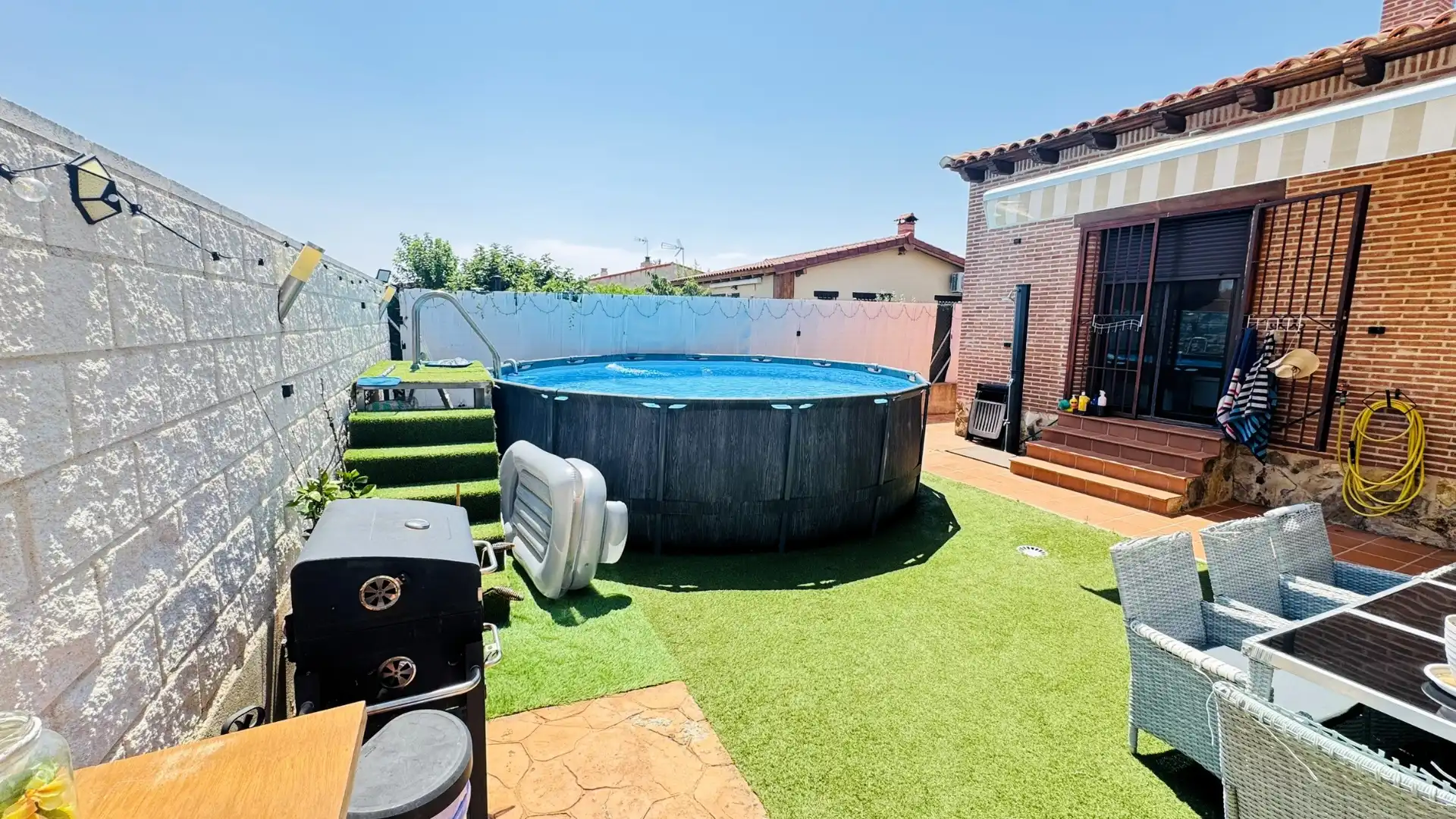 Piscina de Casa o xalet en venda en Cedillo del Condado amb Aire condicionat, Calefacció i Jardí privat