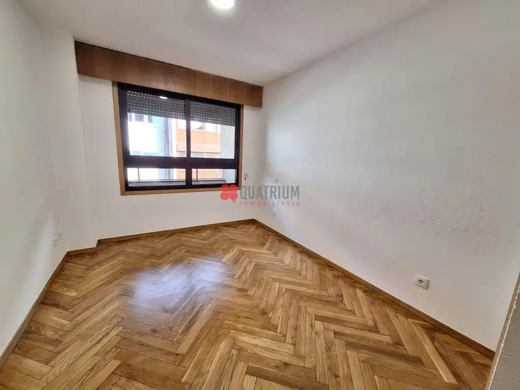 Habitación de Piso de alquiler en Santiago de Compostela  con Balcón