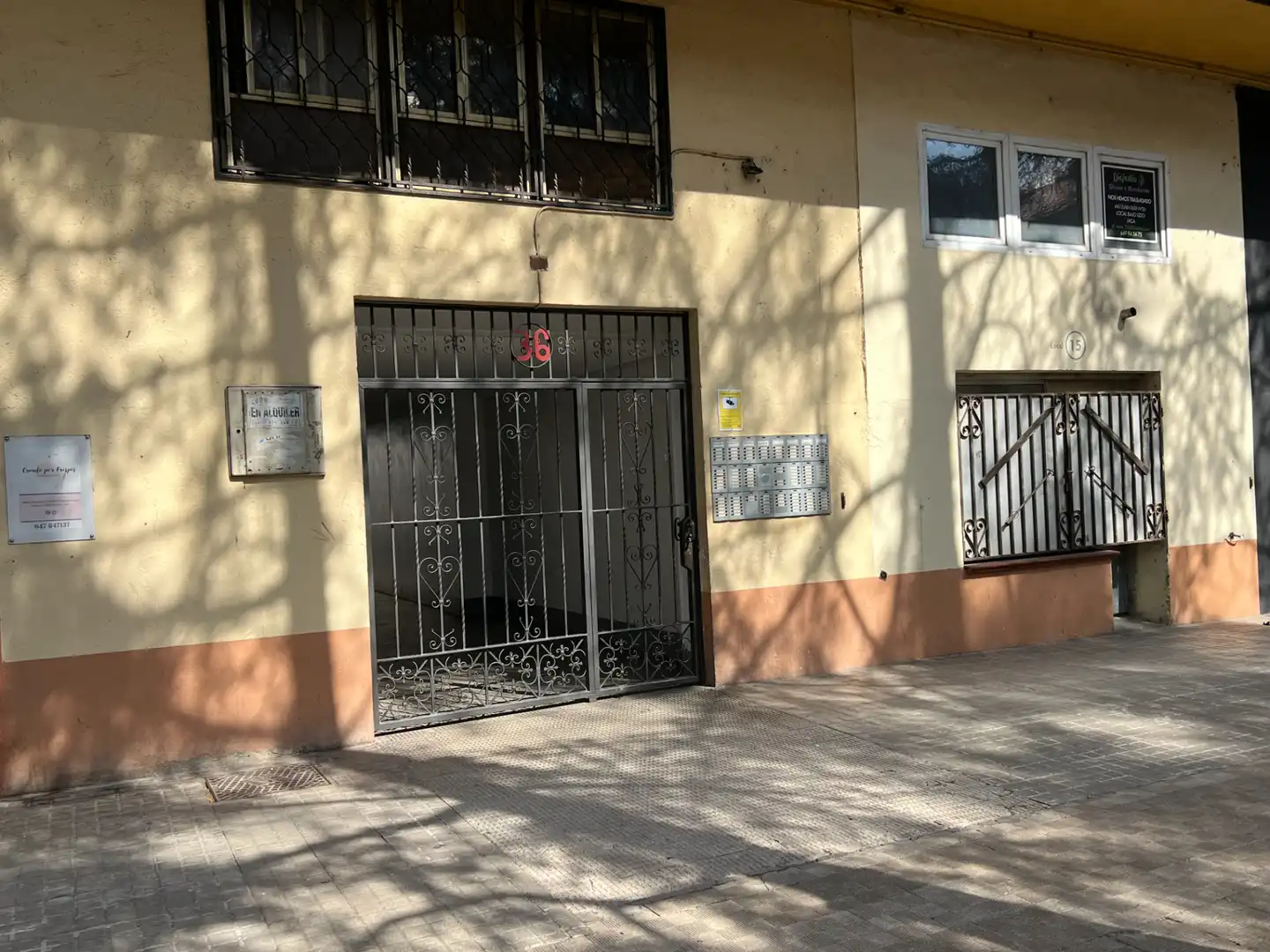 Vista exterior de Pis en venda en Jaca amb Calefacció, Terrassa i Moblat