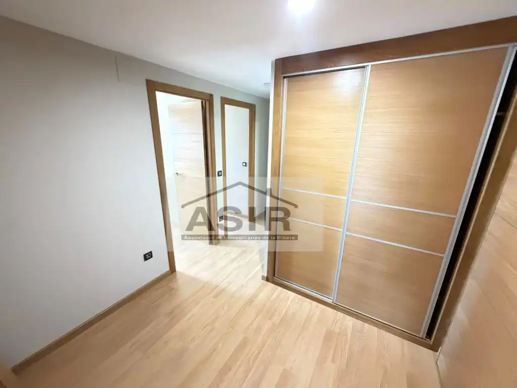 Flat for rent in Alzira  with Air Conditioner