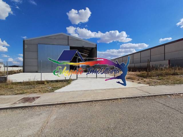 Nave industrial en Venta en Calle Ejutar, 17 en Villacañas