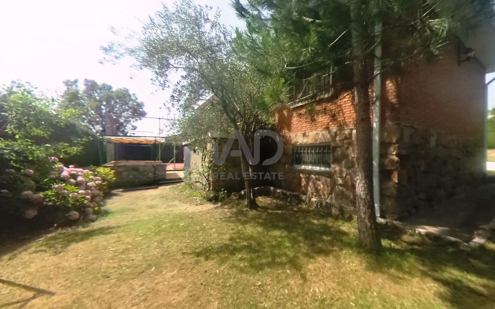 Jardí de Casa o xalet en venda en La Cabrera amb Calefacció, Terrassa i Piscina