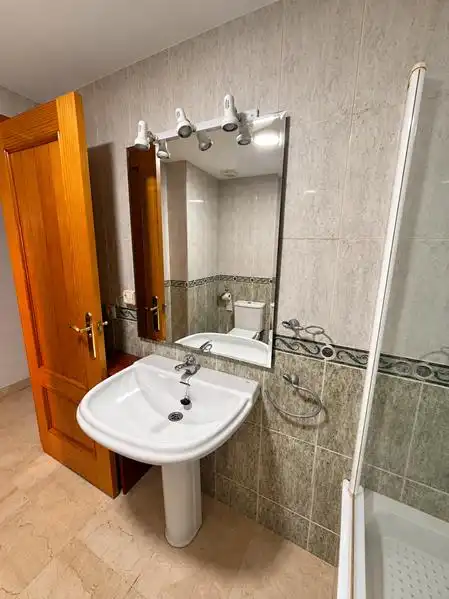 Bany de Pis en venda en Estepona amb Aire condicionat, Calefacció i Terrassa