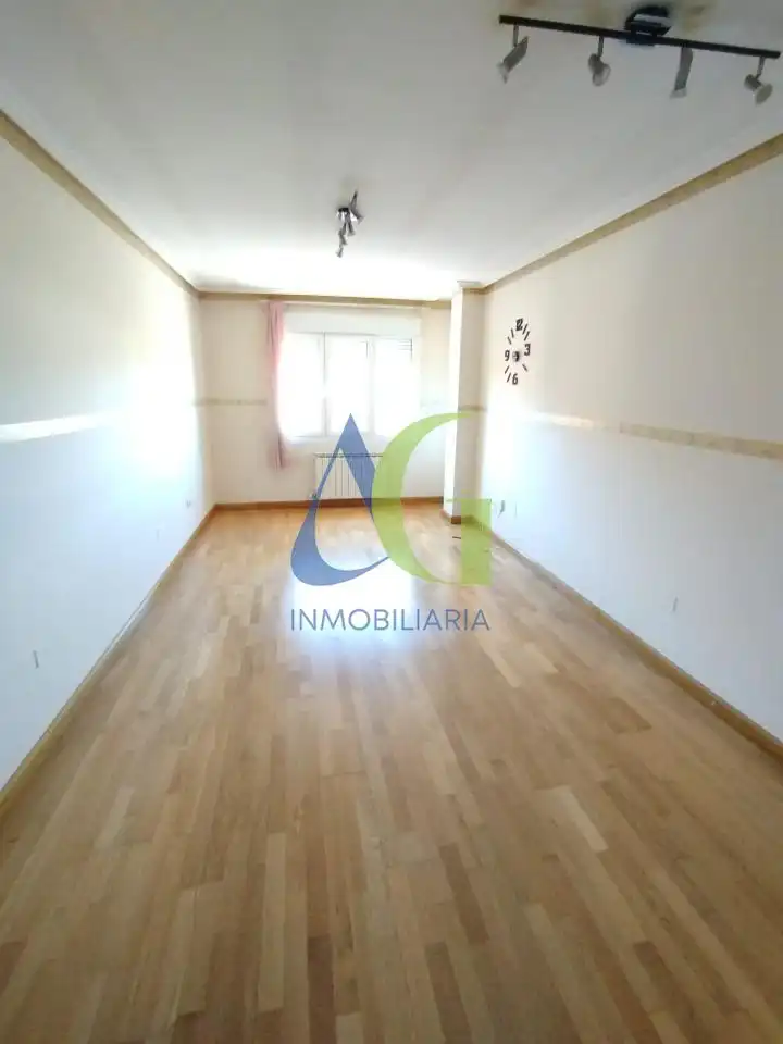 Flat with lift for sale in MENENDEZ PELAYO, imagen 3