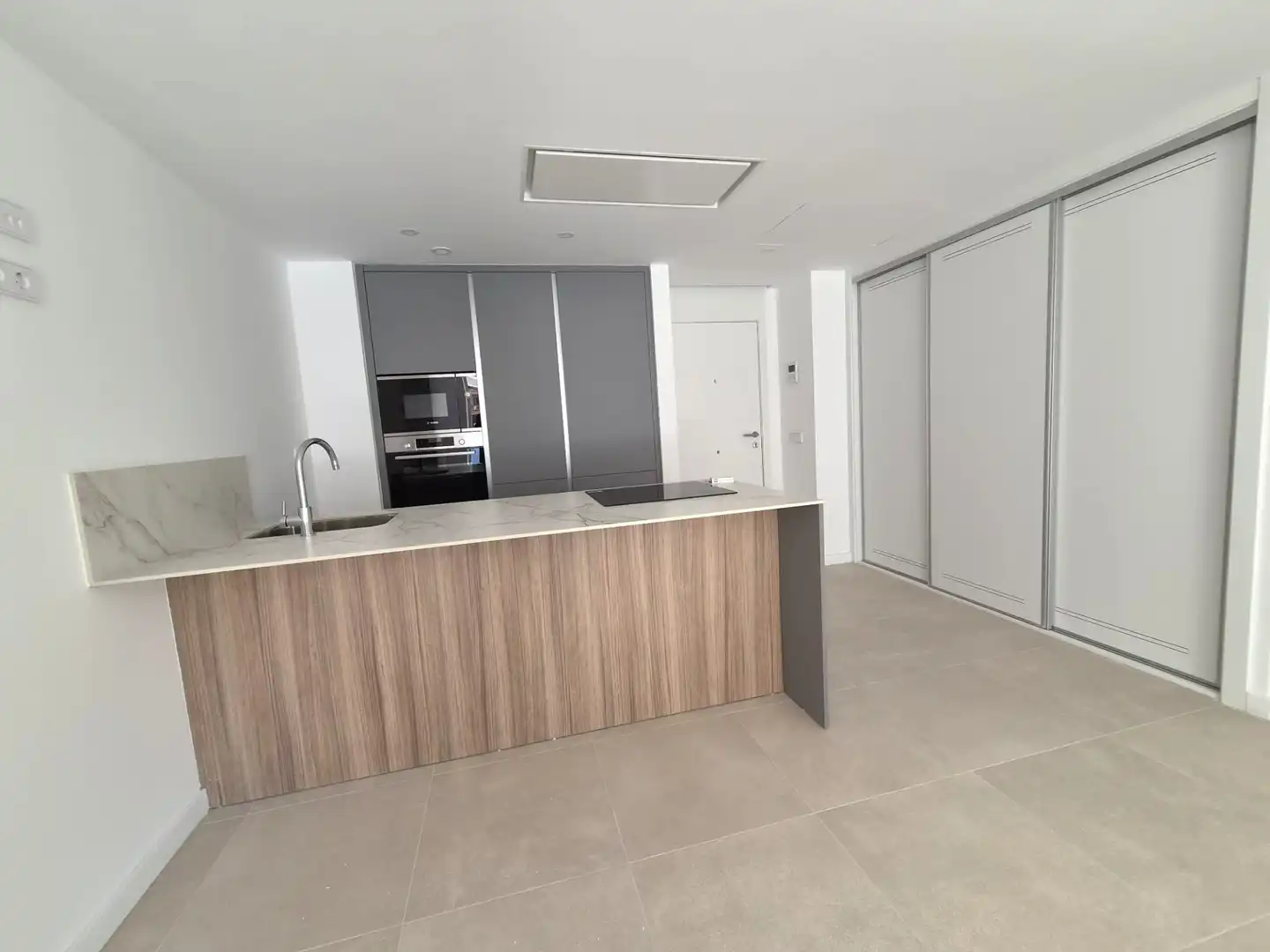 Piso de obra nueva con piscina en venta en Calle Colón 6, imagen 13
