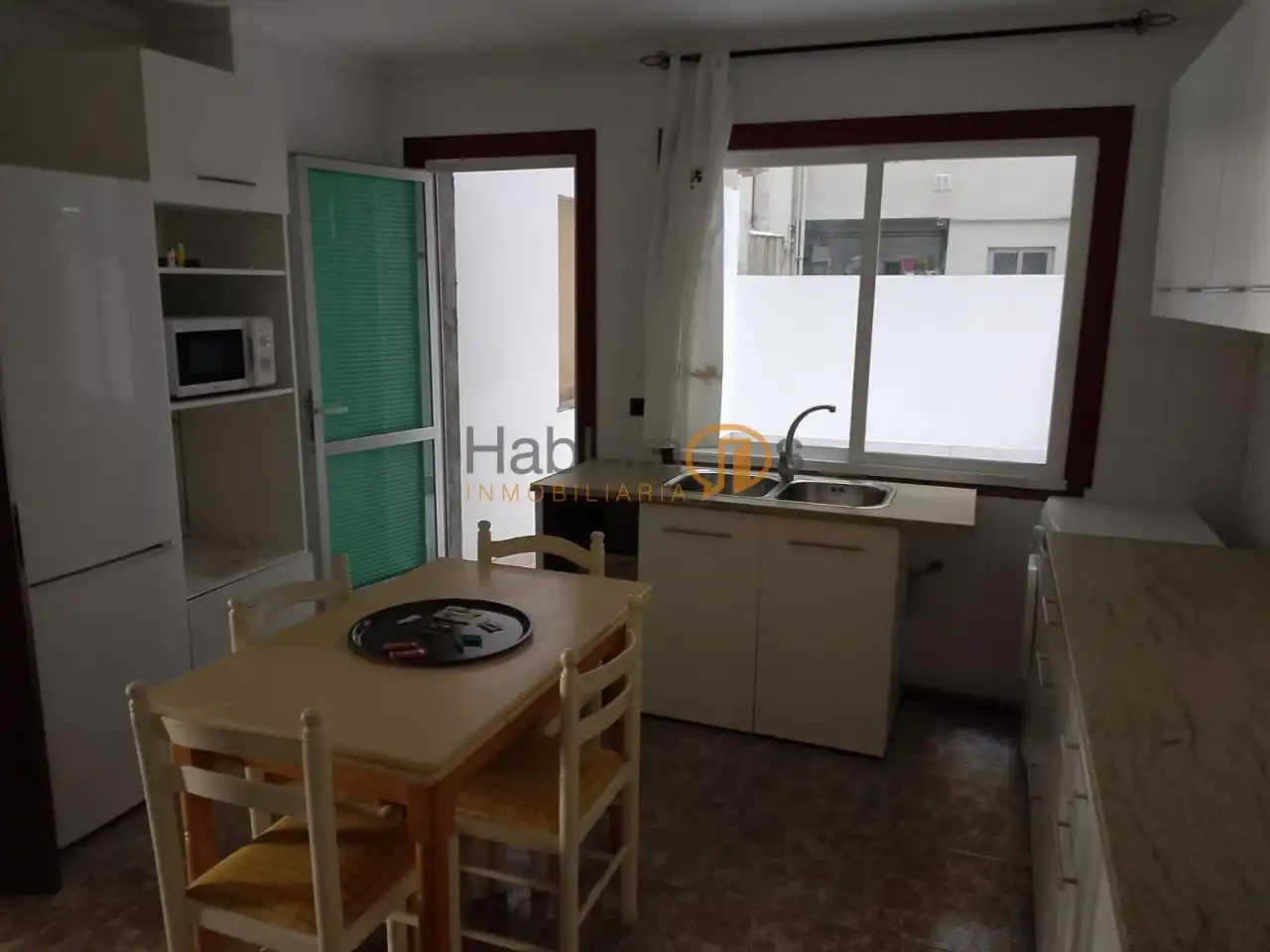 Cuina de Loft en venda en Vigo  amb Calefacció, Terrassa i Moblat