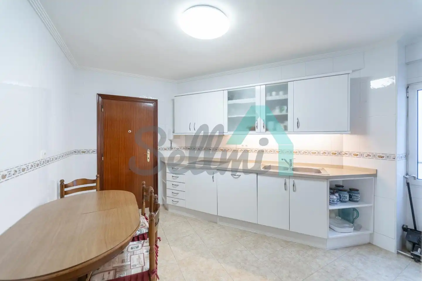 Küche von Wohnung zur untervermieten in Oviedo  mit Heizung, Parkett und Terrasse