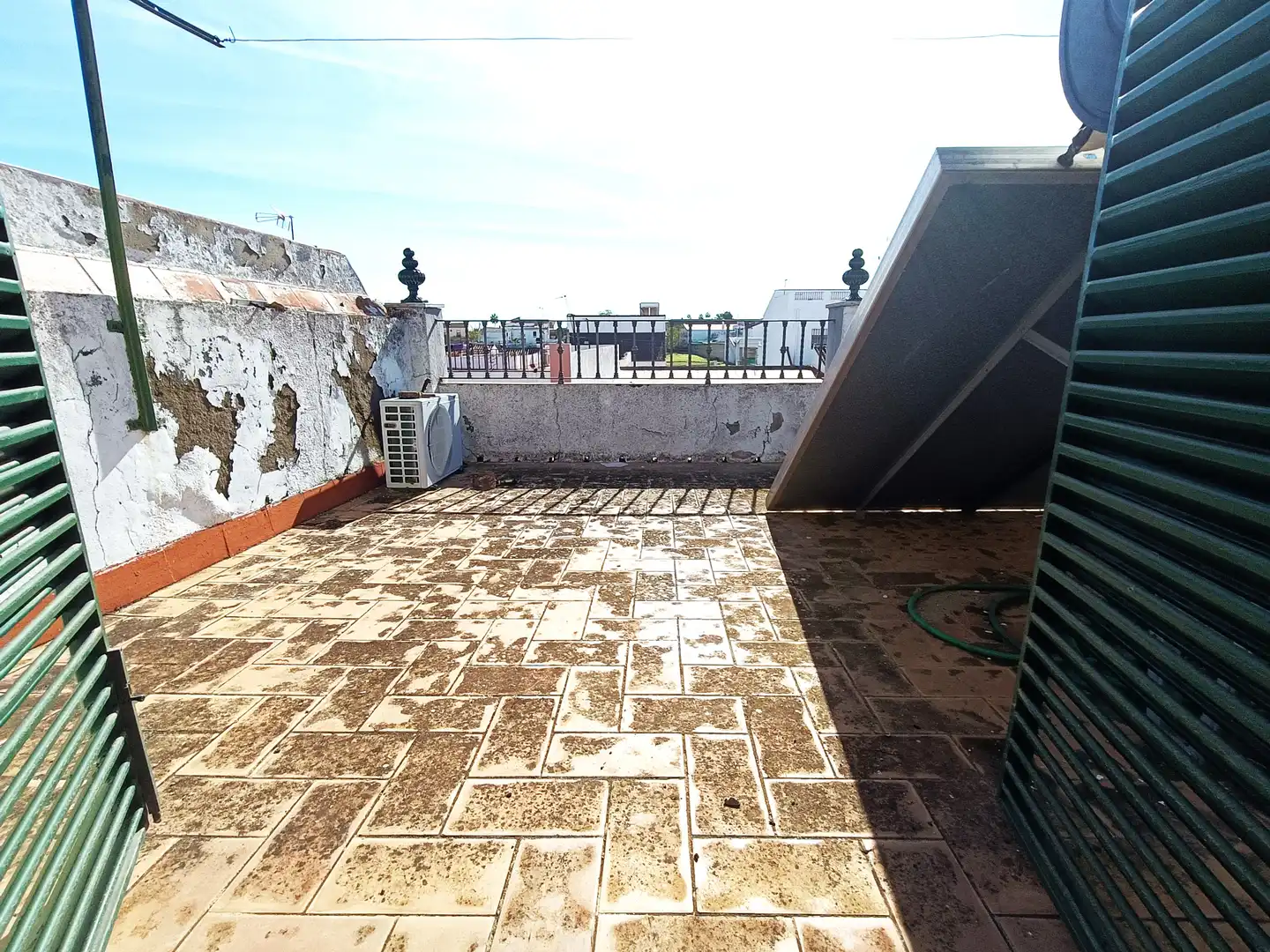 Terrassa de Casa adosada en venda en Villanueva del Ariscal amb Aire condicionat, Jardí privat i Terrassa