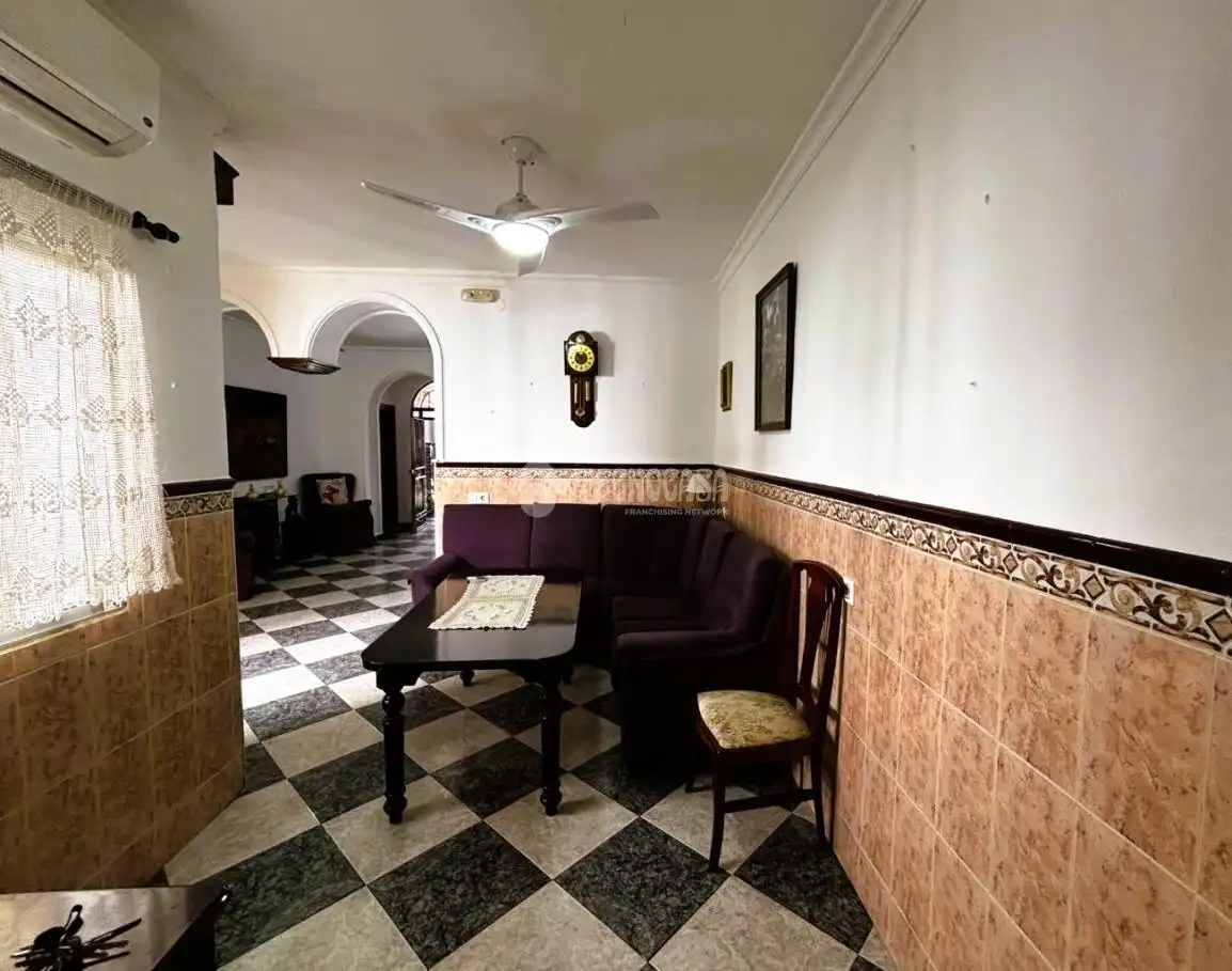 Casa adosada en venta en Pilas
