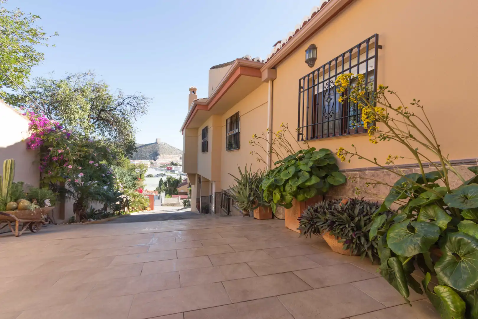 Vista exterior de Casa o chalet en venta en Gualchos con Aire acondicionado, Terraza y Piscina